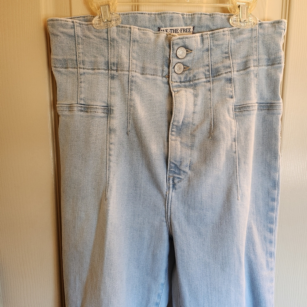 We The Free Jayde high-waisted  Light "Washed Out" Denim Sz 31w